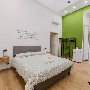 https://le-stanze-del-poeta-salvatore-di-giacomo.hotels-amalfi.com