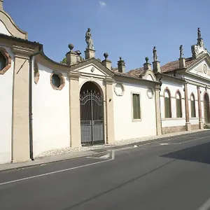 https://ca-sagredo.hotelinveneto.com